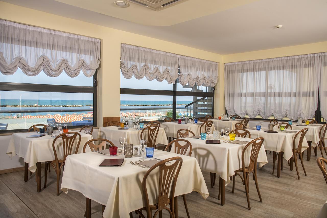 Hotel Igea Spiaggia Bellaria-Igea Marina Ngoại thất bức ảnh